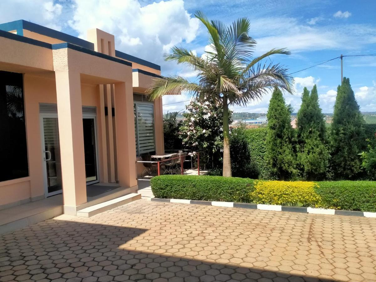 Ikaze B&B Кигали Экстерьер фото